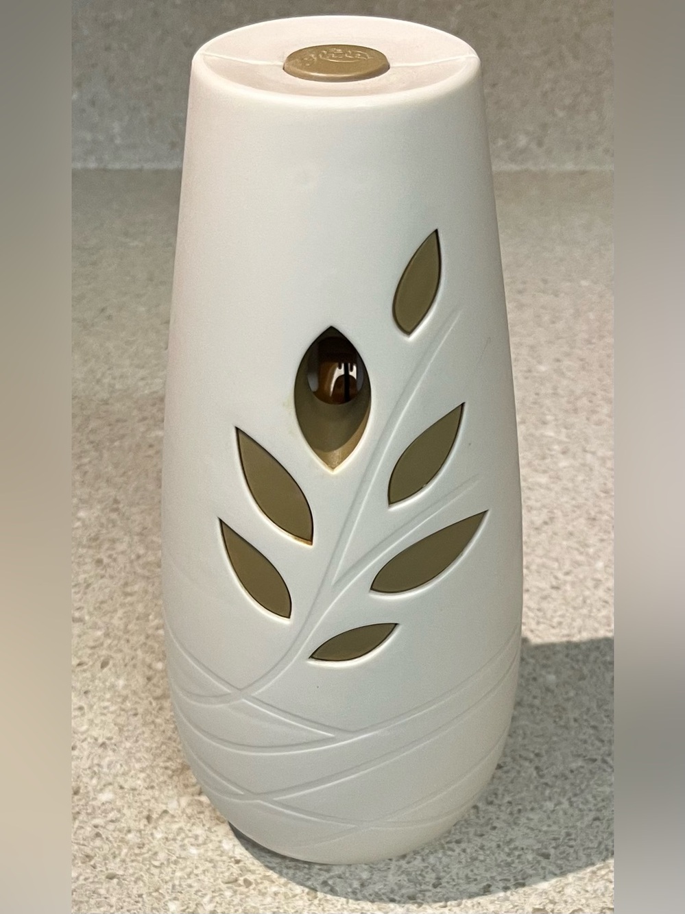 Glade Automatic Air Freshener Spray Holder Dispenser Unit Only Stone Leaf Tan